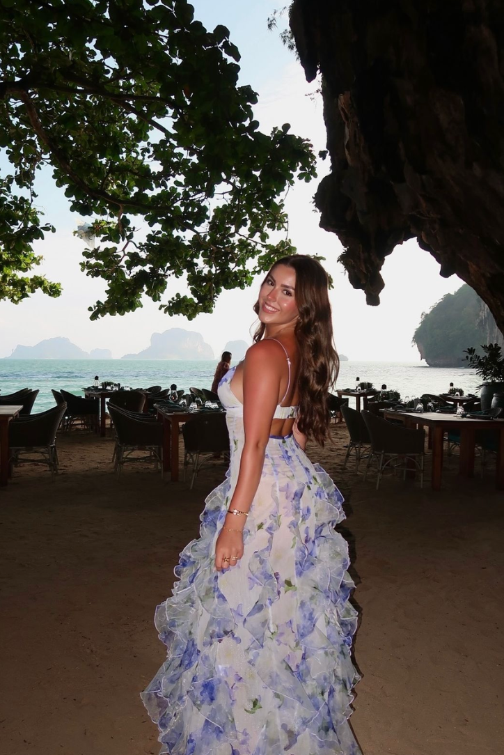 Gloria - Květinové maxi šaty s rozparhem a výstřihem