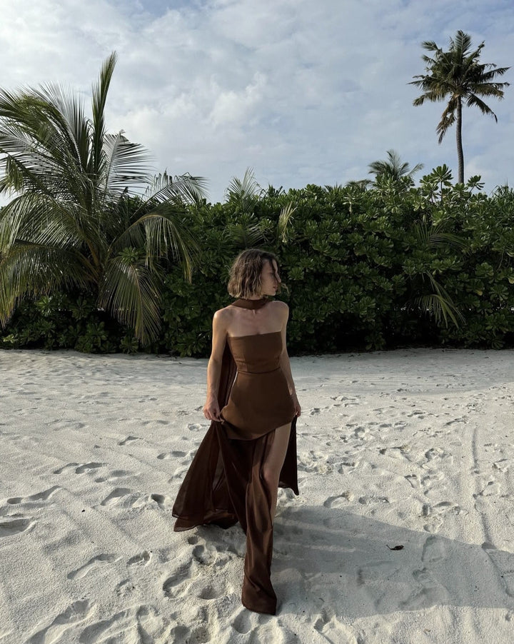 Ariadne – Bezramínkové maxi šaty s patchworkovou síťovinou a asymetrickým střihem